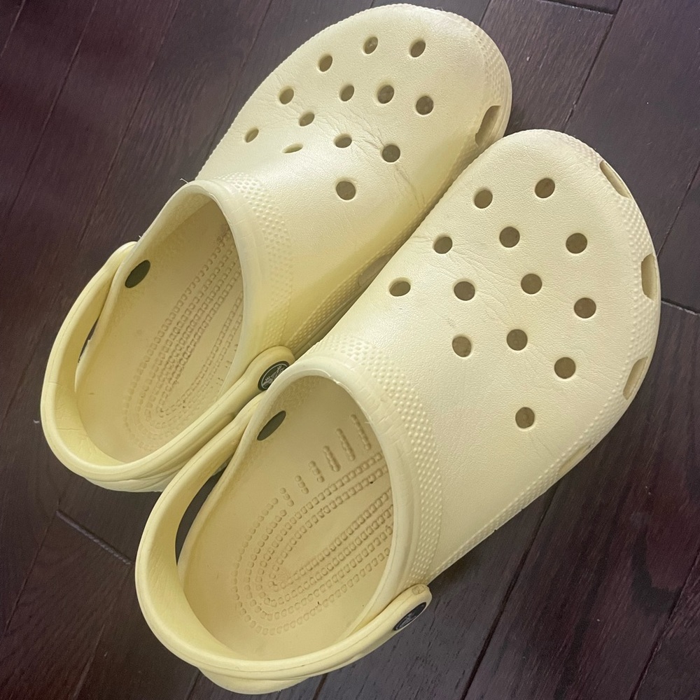 Crocs size 8